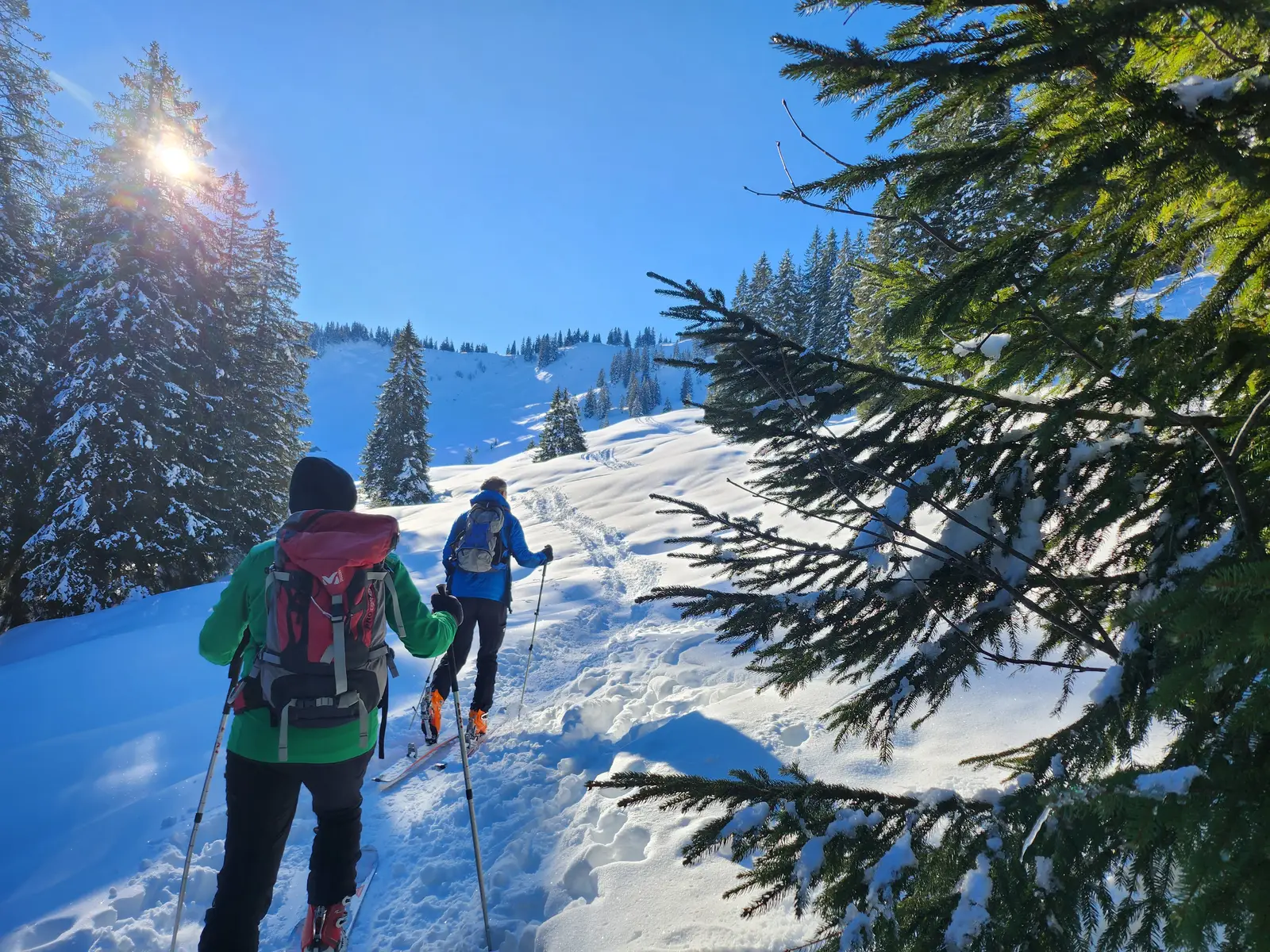 Skitour im verschneiten Allgäu, Ausflug vom Chalet